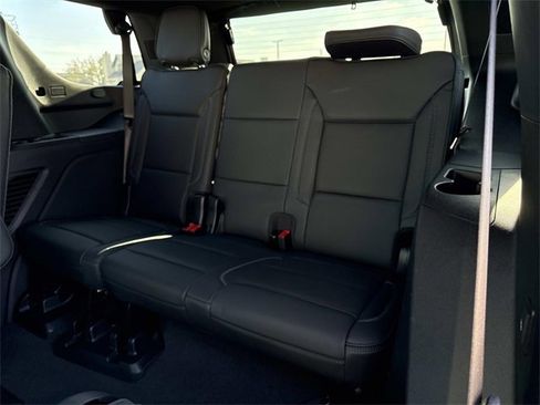 Used 2025 GMC Yukon Denali w/ Sun & Power Step Package image 13