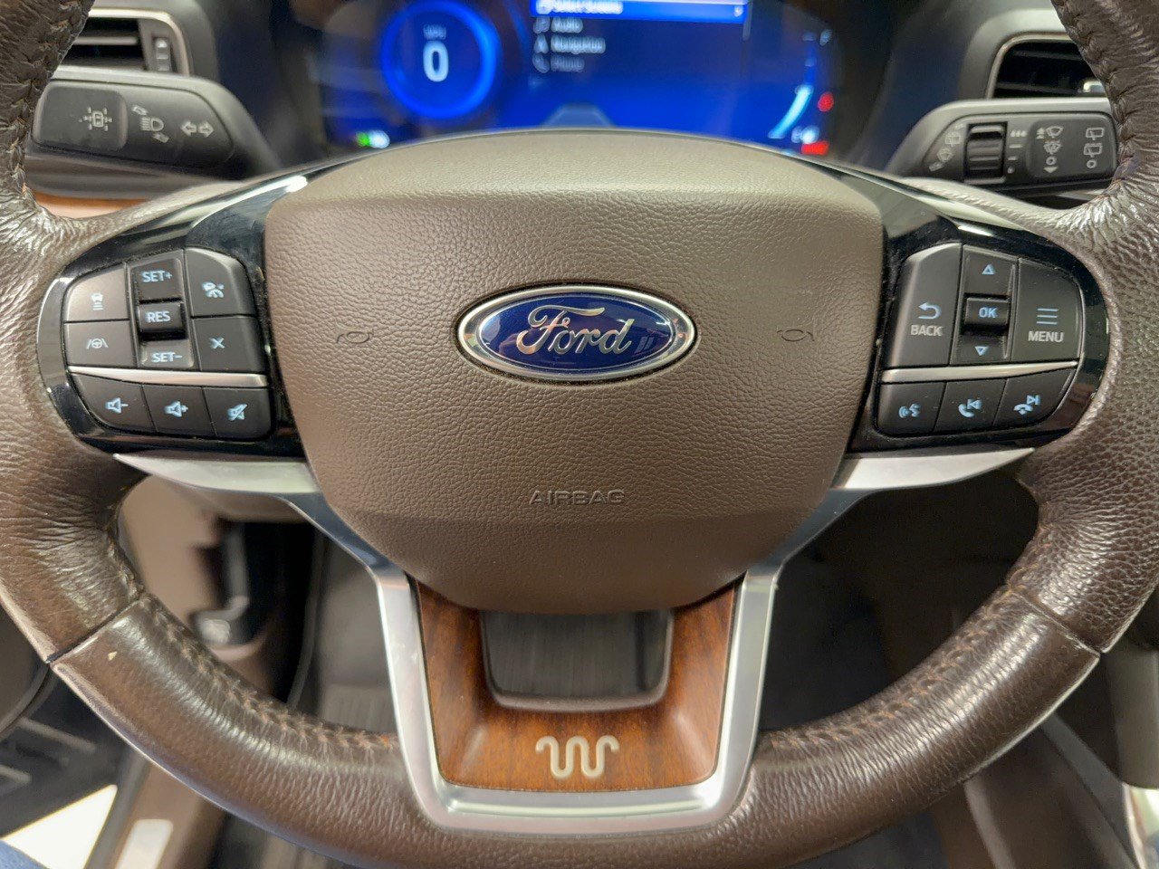 Certified 2022 Ford Explorer King Ranch w/ Class IV Trailer Tow Package AWD/4WD image 10