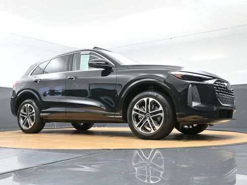 Used 2025 Audi Q5 Premium w/ Convenience Package AWD/4WD image 50