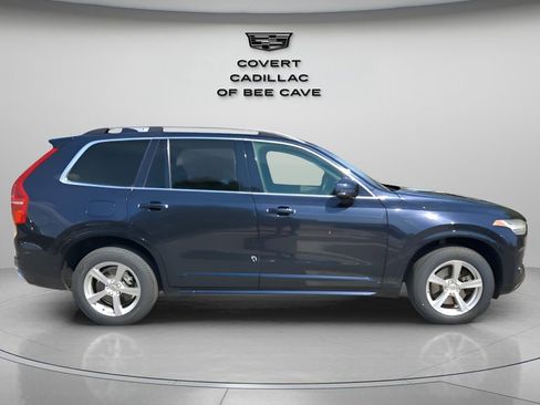Used 2017 Volvo XC90 T5 Momentum w/ Vision Package image 10