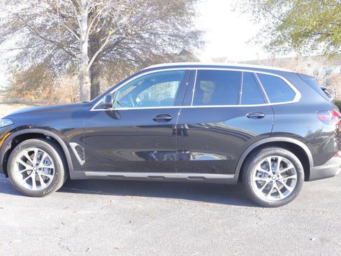 New 2026 BMW X5 sDrive40i w/ Climate Comfort Package image 3