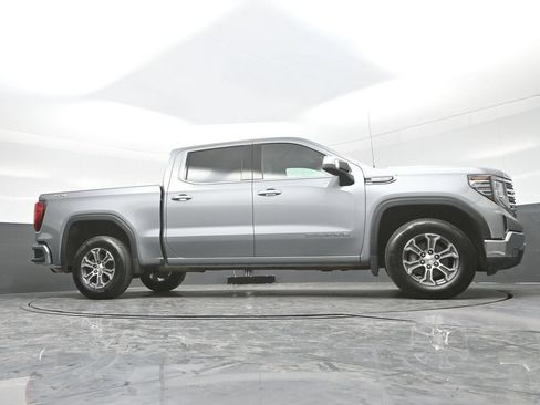 Used 2025 GMC Sierra 1500 SLT AWD/4WD image 33