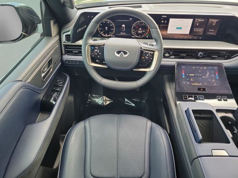 Certified 2026 INFINITI QX80 4WD w/ Sport Exterior Package image 17