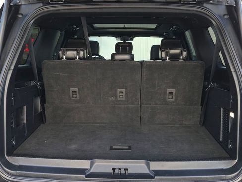 Used 2021 Ford Expedition Max XLT image 7