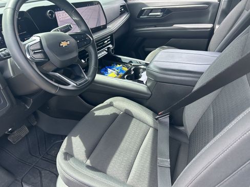 Used 2025 Chevrolet Tahoe LS RWD image 9