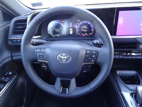Used 2025 Toyota Crown Signia AWD/4WD image 13