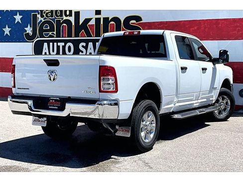 Used 2024 RAM 2500 Big Horn AWD/4WD image 2