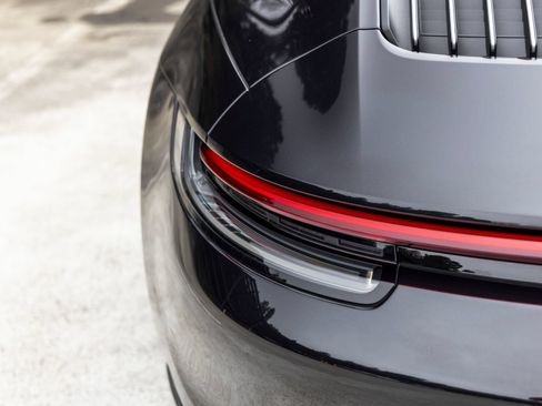 Certified 2024 Porsche 911 Targa 4S w/ Premium Package AWD/4WD image 21