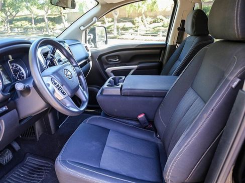 Used 2017 Nissan Titan SV RWD image 25