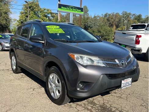 Used 2014 Toyota RAV4 LE FWD image 1