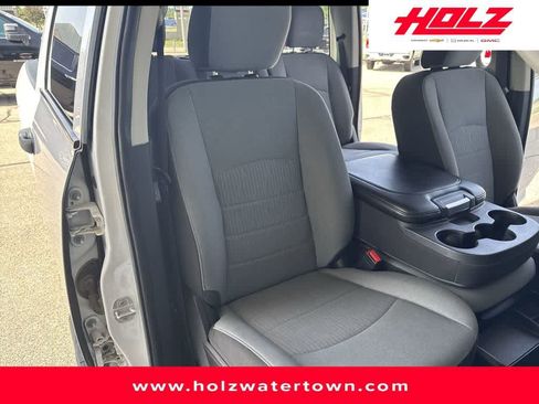 Used 2023 RAM 1500 Classic SLT AWD/4WD image 23