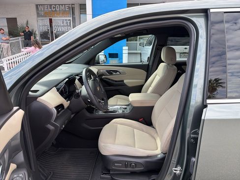 Used 2023 Chevrolet Traverse LT image 21