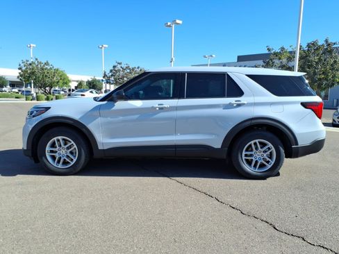 New 2026 Ford Explorer Active RWD image 2