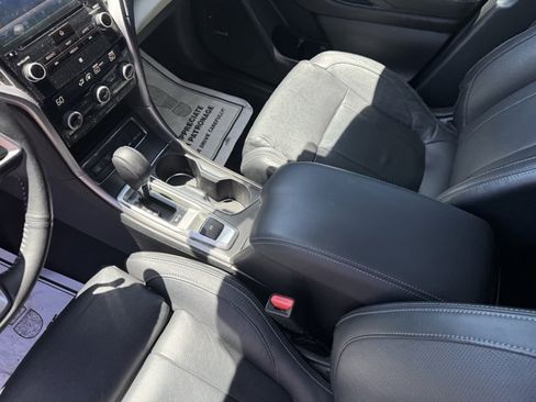 Used 2022 Subaru Ascent Limited w/ Technology Package AWD/4WD image 15