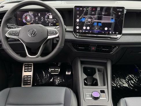 New 2026 Volkswagen Tiguan SE R-Line FWD image 9
