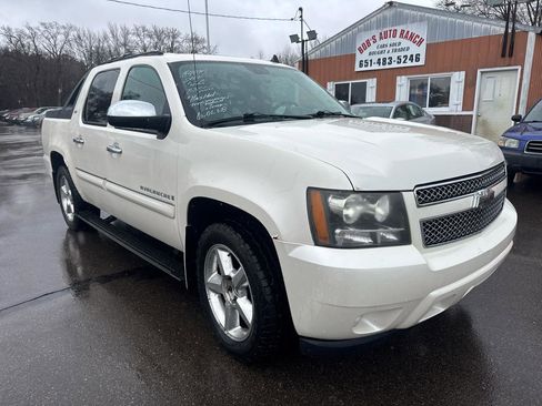 Used 2008 Chevrolet Avalanche LTZ w/ LTZ Preferred Equipment Group image 3