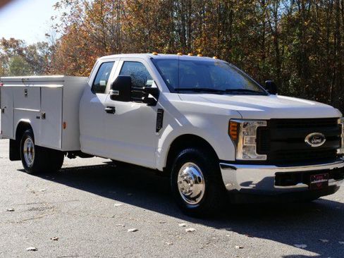 Used 2017 Ford F350 XL w/ Power Equipment Group image 4