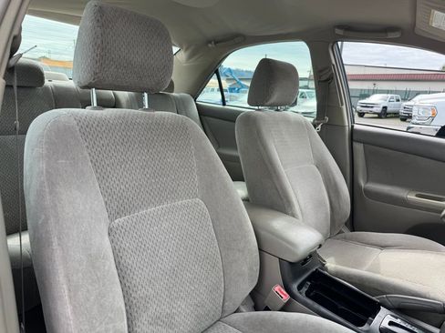 Used 2003 Toyota Camry LE FWD image 2