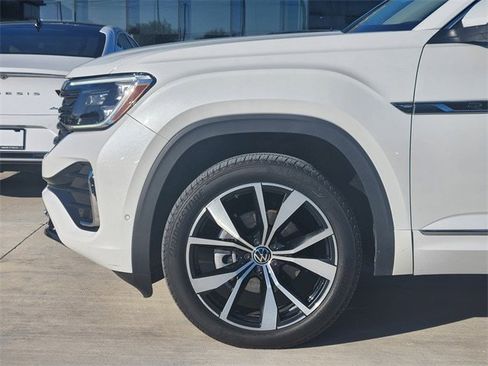 Used 2024 Volkswagen Atlas SEL Premium R-Line image 6