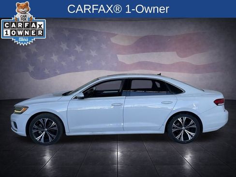 Used 2021 Volkswagen Passat 2.0T SE image 2