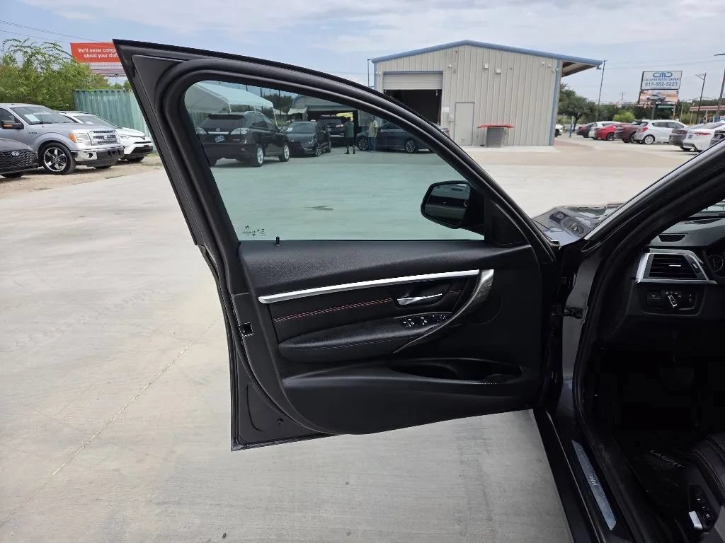 Used 2017 BMW 330i Sedan RWD image 9