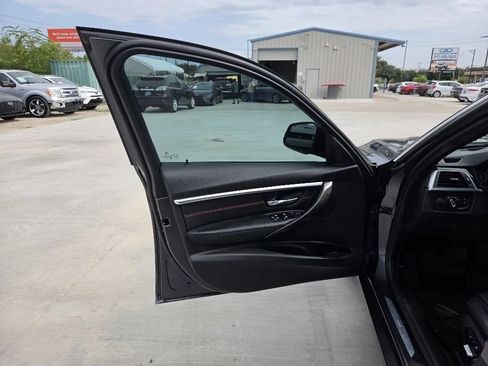 Used 2017 BMW 330i Sedan RWD image 9