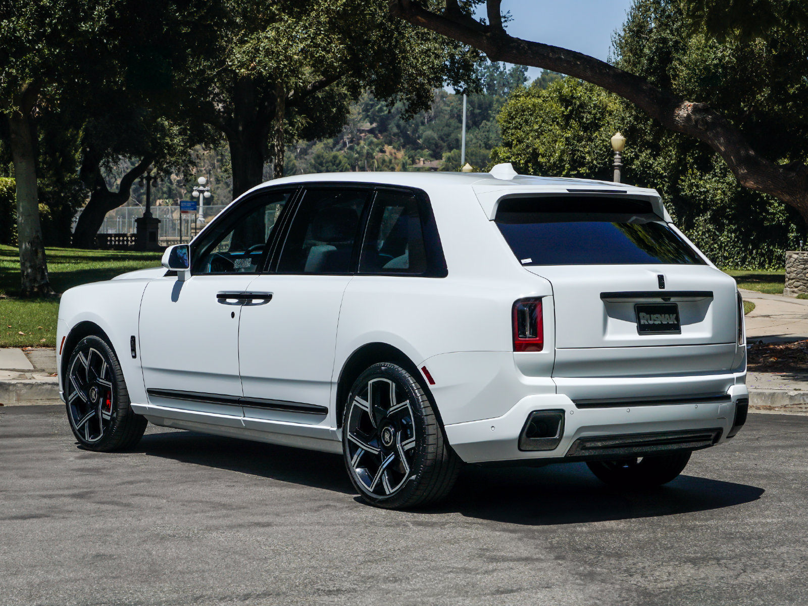 New 2027 Rolls-Royce Cullinan Black Badge AWD/4WD image 34