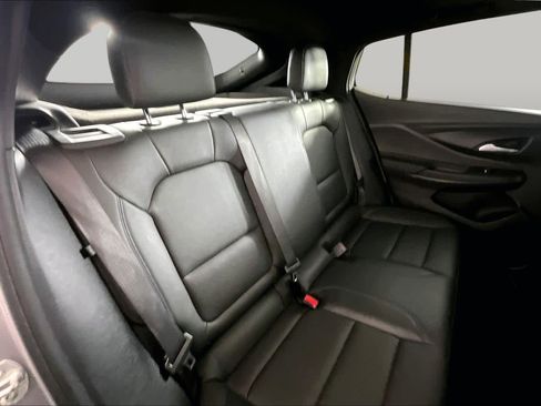 Used 2025 Buick Envista Sport Touring w/ Experience Buick Package FWD image 18