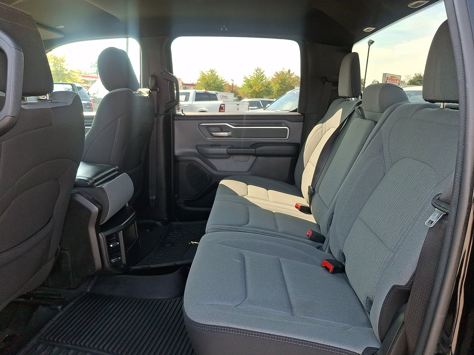 Used 2022 RAM 1500 Big Horn AWD/4WD image 9