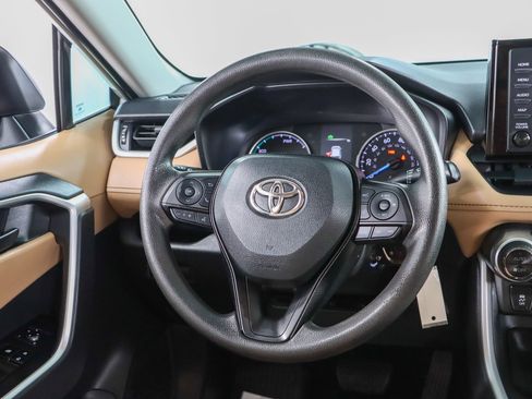 Used 2021 Toyota RAV4 LE AWD/4WD image 12