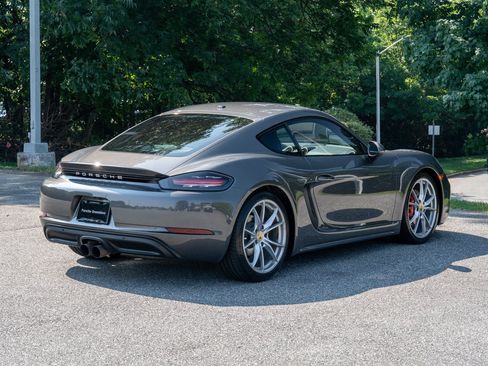 Used 2018 Porsche 718 Cayman S RWD image 7