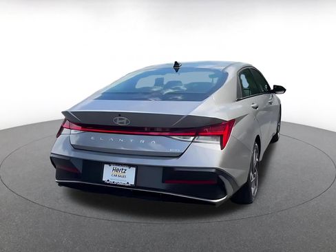 Used 2025 Hyundai Elantra Limited image 15