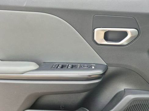 New 2025 Kia K4 LXS image 6