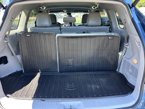 Used 2017 Toyota Highlander Plus w/ Carpet Mat Package image 32