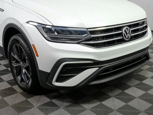 Certified 2023 Volkswagen Tiguan SE FWD image 38