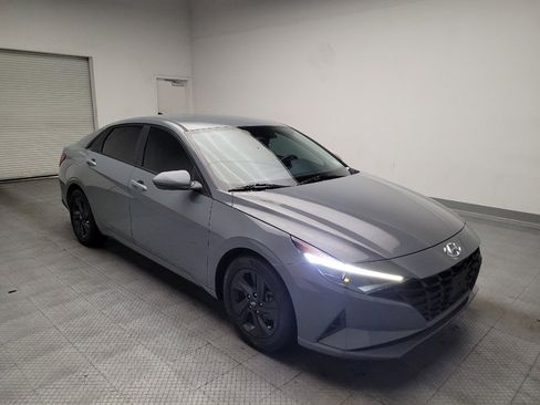 Used 2022 Hyundai Elantra SEL FWD image 13