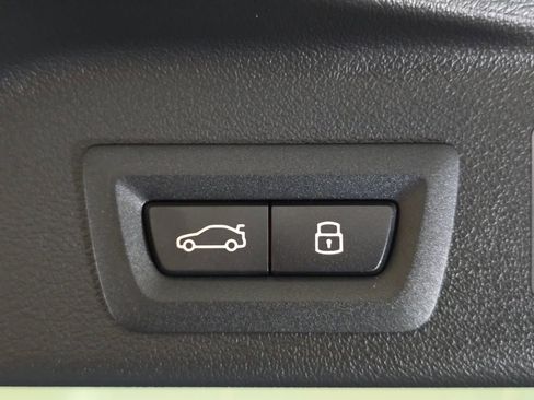 New 2026 BMW X5 xDrive40i w/ M Sport Package AWD/4WD image 12