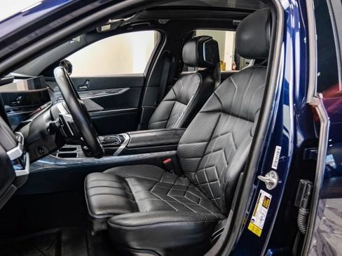 Used 2023 BMW 740i RWD image 44