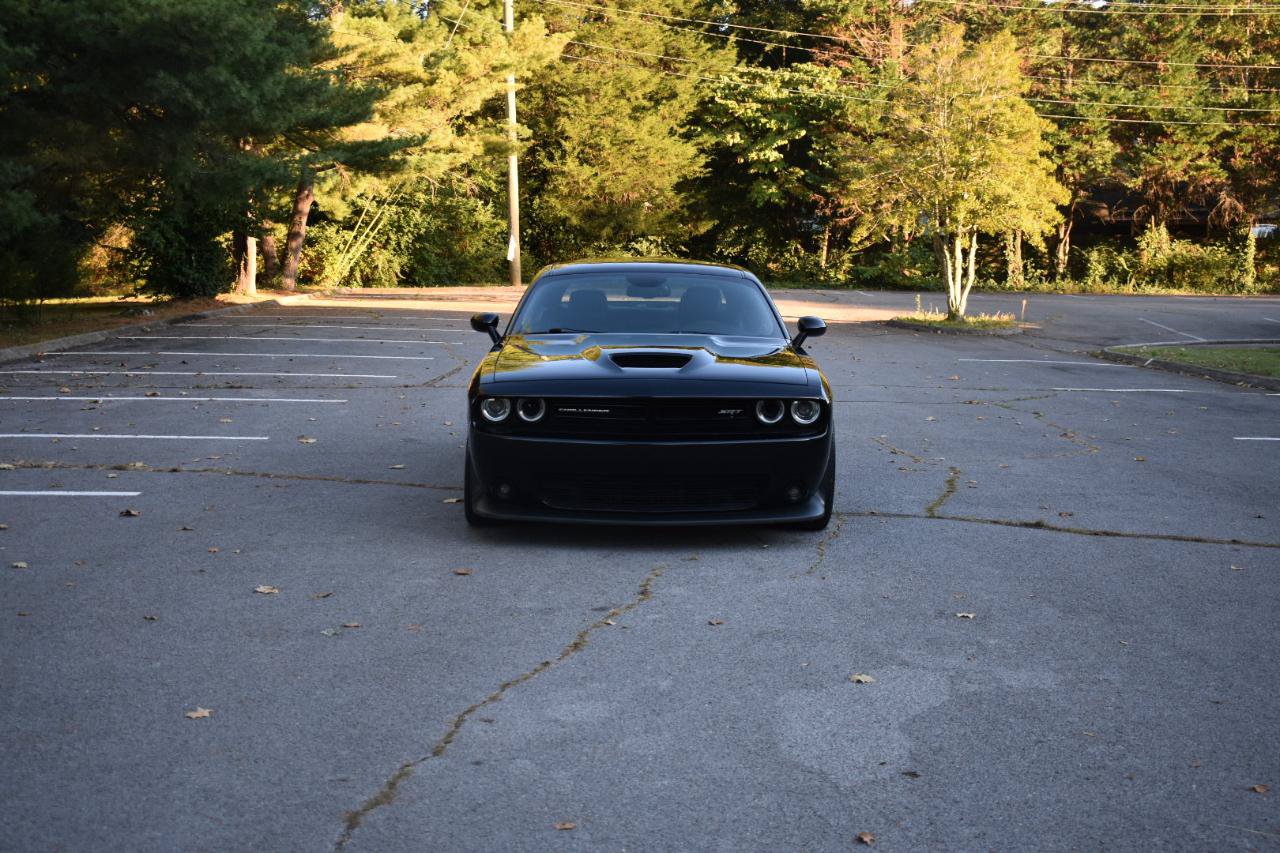 Used 2016 Dodge Challenger SRT RWD image 11