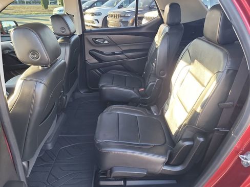 Used 2019 Chevrolet Traverse LT w/ LPO, Black Accent Package image 12