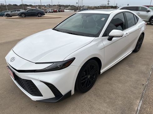 Used 2025 Toyota Camry SE w/ Multimedia Upgrade Package image 3