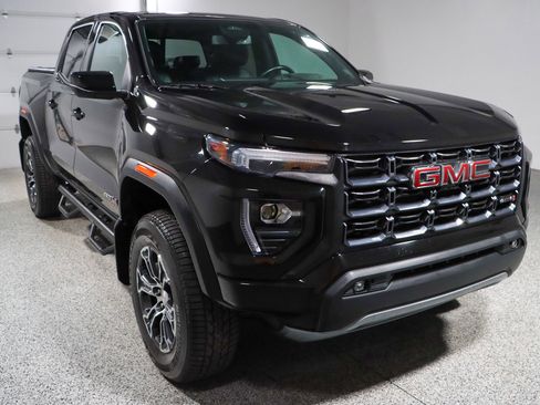 Used 2023 GMC Canyon AT4 w/ AT4 Premium Package image 5