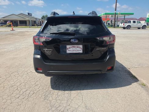 Used 2024 Subaru Outback Premium AWD/4WD image 7