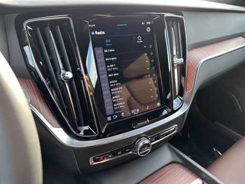 Certified 2025 Volvo V60 B5 Cross Country Plus image 22