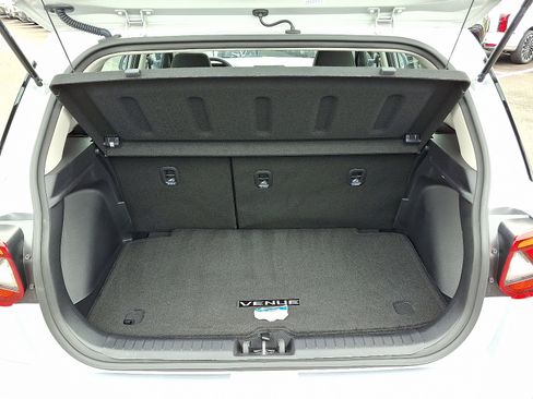Used 2023 Hyundai Venue SEL image 28