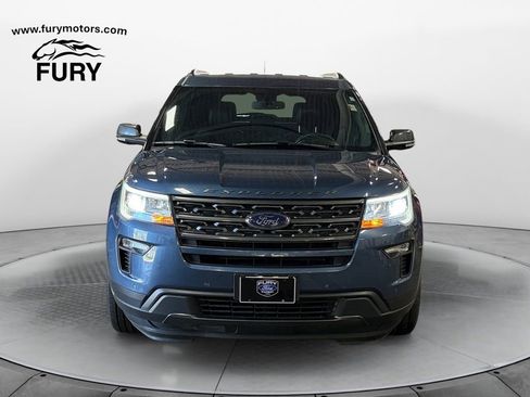 Used 2019 Ford Explorer XLT w/ Equipment Group 202A AWD/4WD image 8