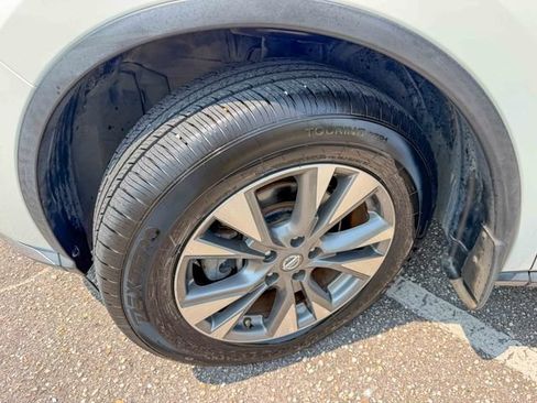Used 2015 Nissan Murano S AWD/4WD image 9