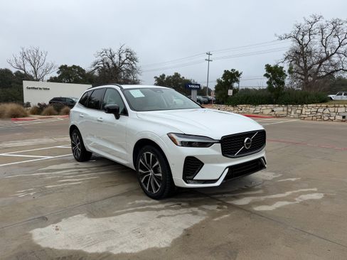 Certified 2024 Volvo XC60 B5 Plus image 7
