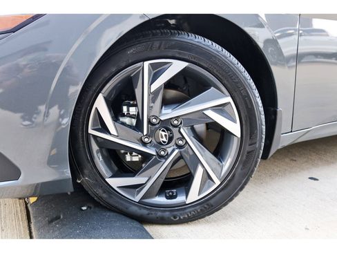 Certified 2025 Hyundai Elantra Sport FWD image 31