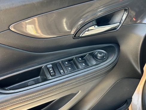 Used 2018 Buick Encore Preferred image 5